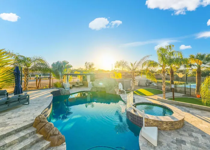 5br Spacious Luxury Retreat Pool Views Games