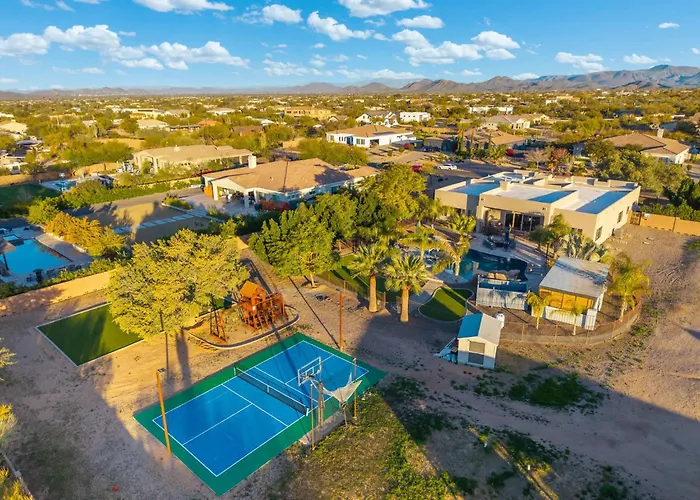 5br Spacious Luxury Retreat Pool Views Games