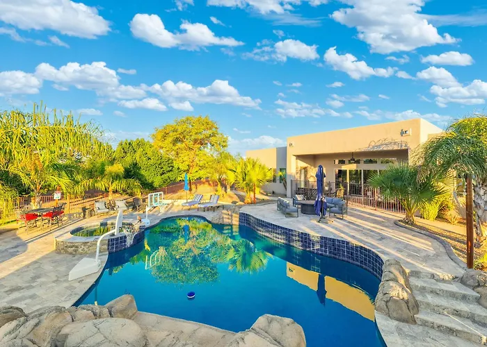 5br Spacious Luxury Retreat Pool Views Games