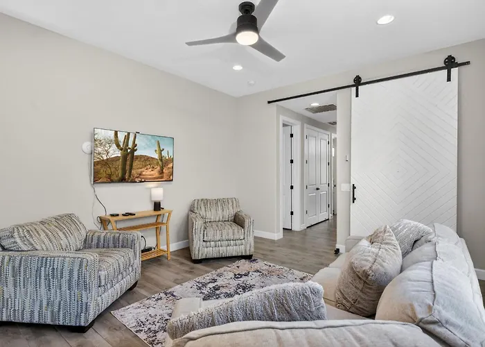 5br Spacious Luxury Retreat Pool Views Games Cave Creek