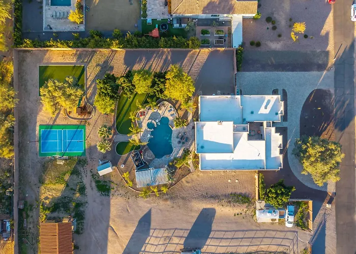 5br Spacious Luxury Retreat Pool Views Games Holiday home Cave Creek