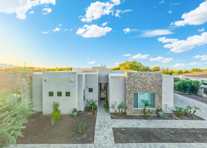 5br Spacious Luxury Retreat Pool Views Games Cave Creek